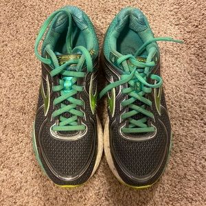 Brooks Running Sneakers